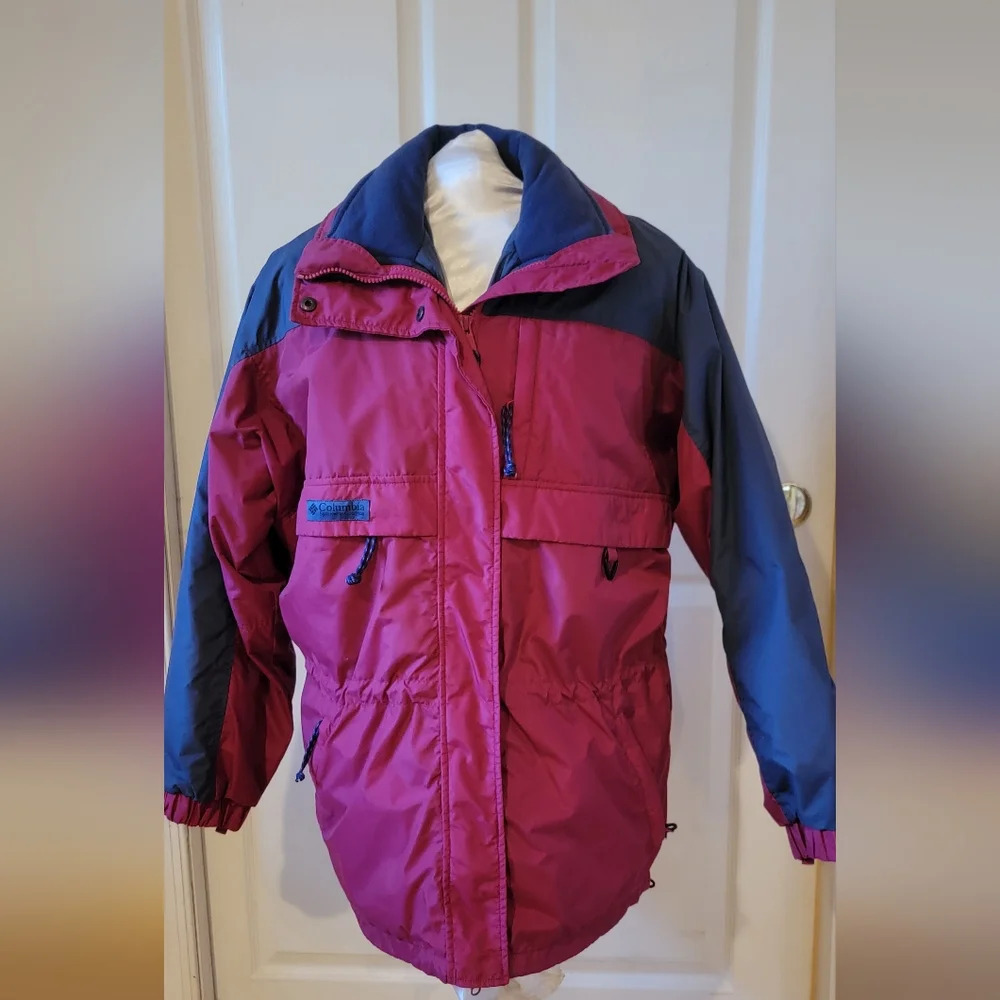 LADIES COLUMBIA LINED PUFFY COAT (sz - med)